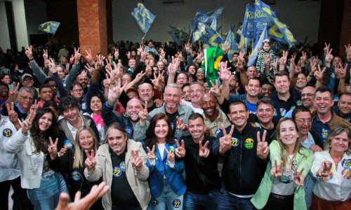 Furlani reúne mais de 2 mil pessoas em Barra Mansa em encontro com Douglas Ruas